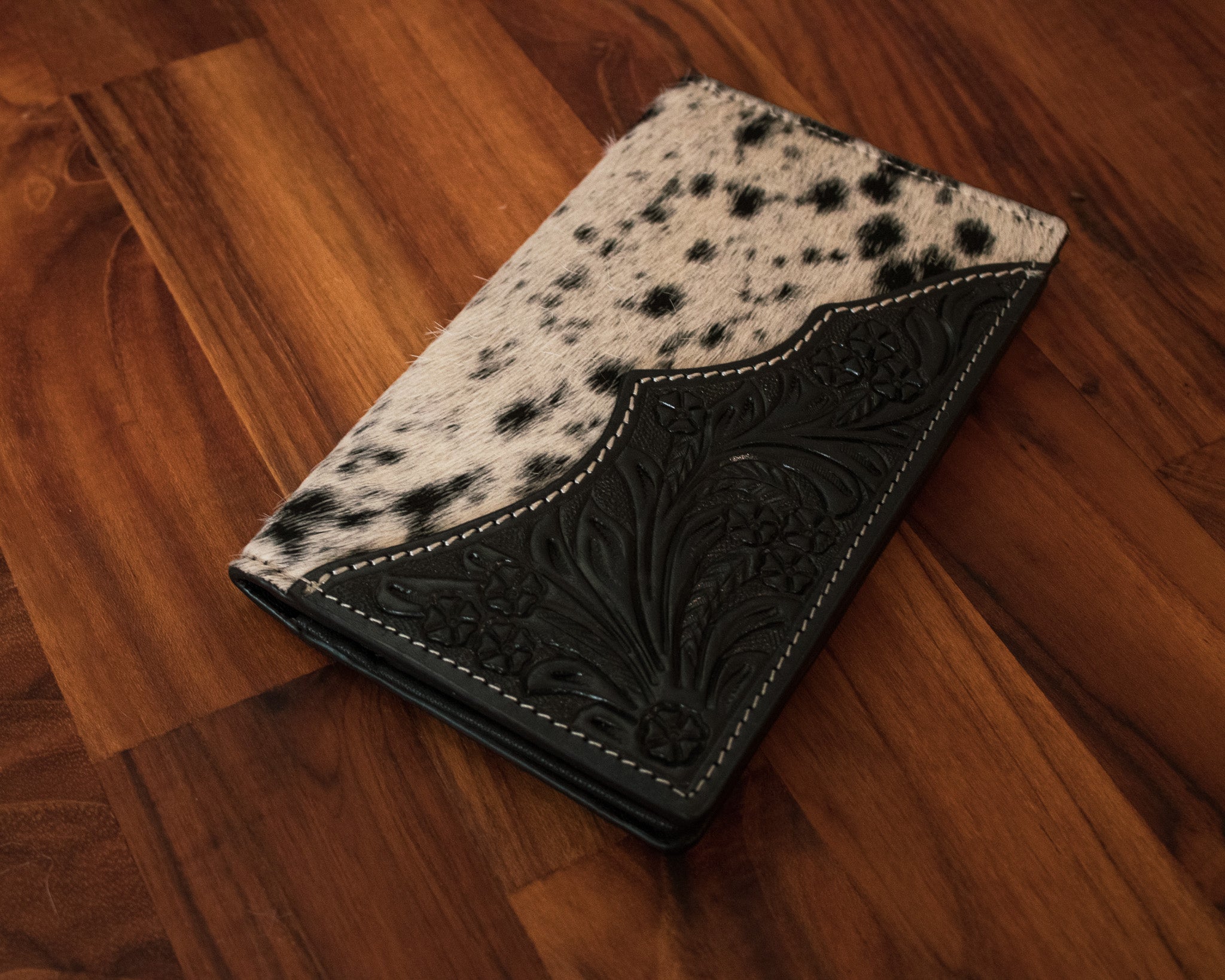 Bi-fold Cowhide Wallet
