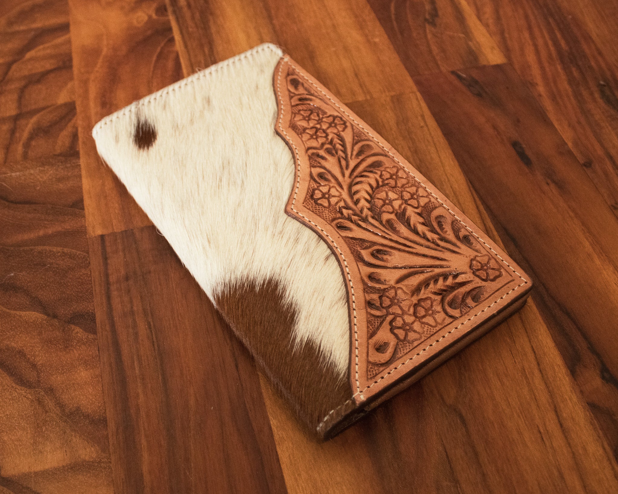 Bi-fold Cowhide Wallet