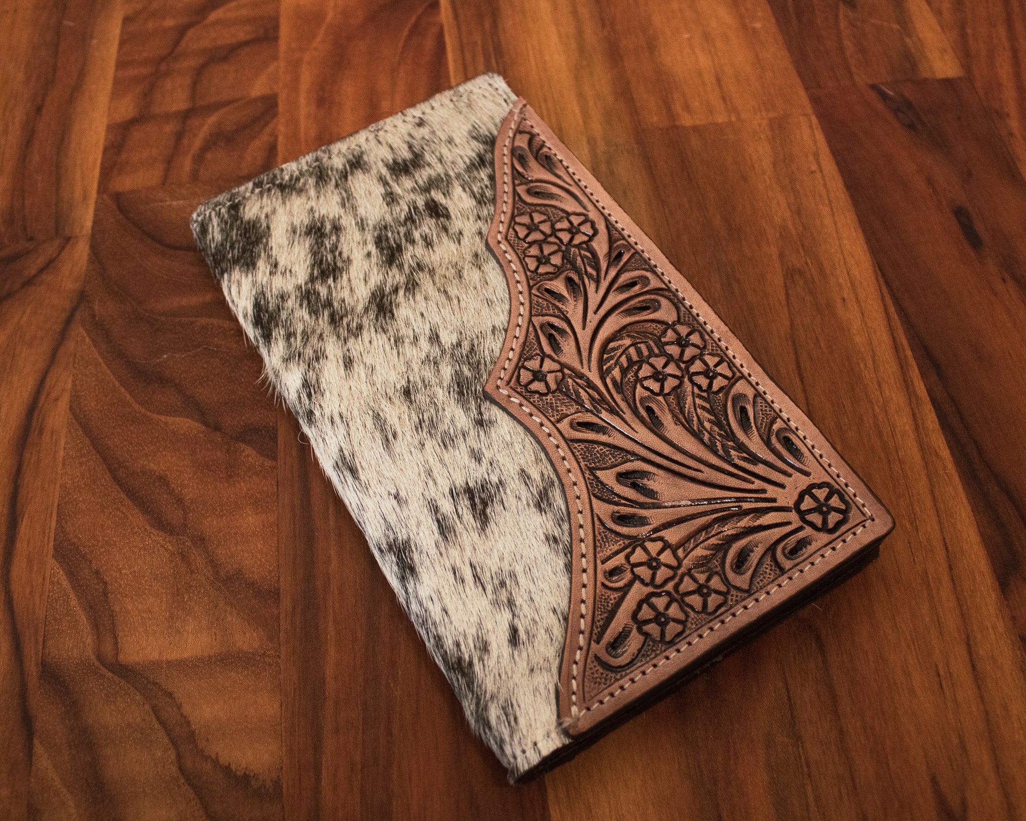Bi-fold Cowhide Wallet
