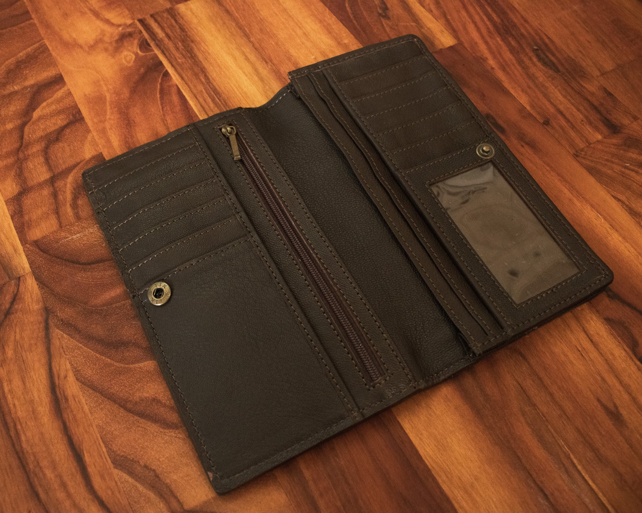 Bi-fold Cowhide Wallet